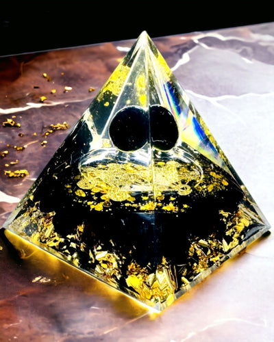 Amethyst Crystal Pyramid - Brings Positive Energy and Supports Meditation. Color gold - black