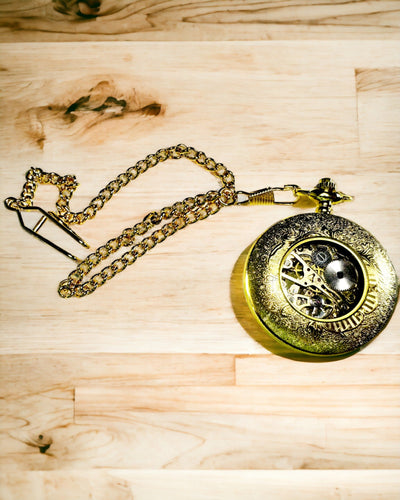 Retro Carved Pocket Watch with Hand-Wound Mechanism, Gold Color with Roman Scale and Luminous Dial, Vintage Style