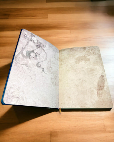 Klassisches Notizbuch mit festem Einband und Strickmotiv - Marineblau. Gravur möglich