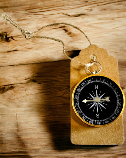 Boussole de Navigation Compacte avec Finition Métallique – Indispensable pour Tout Voyageur, avec Gravure