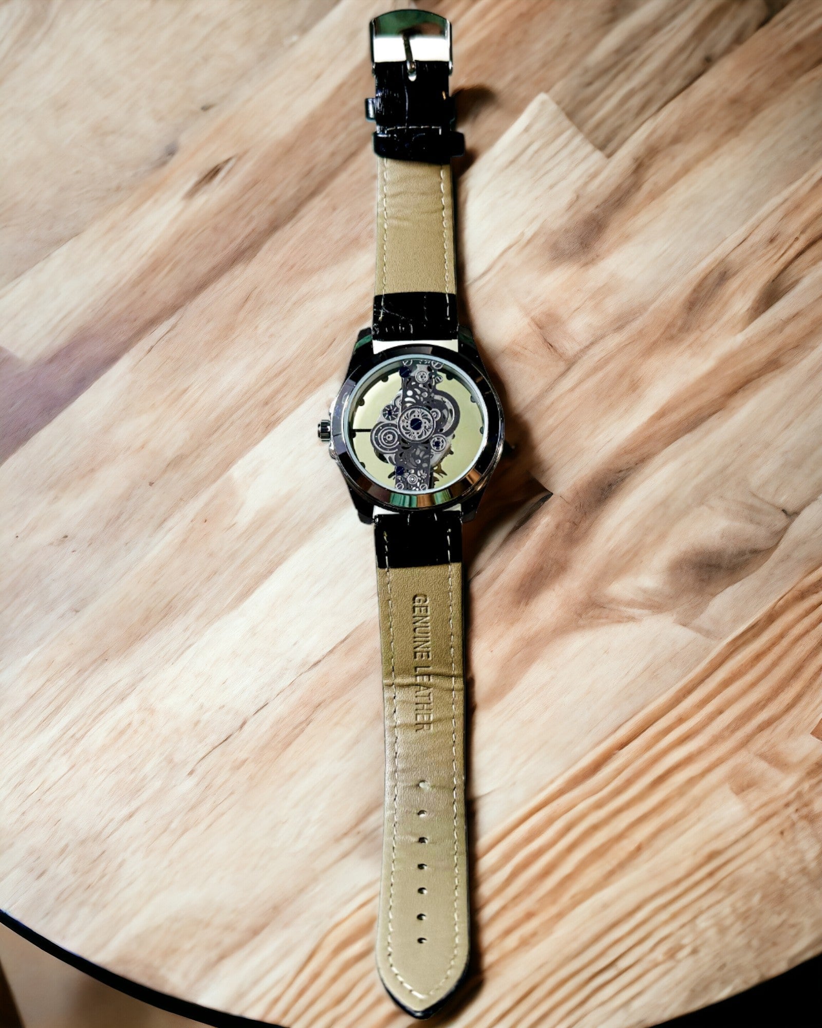 Montre Homme Quartz avec Cadran Transparent - Élégance Classique dans une Version Moderne bracelet noir. Personnalisation par gravure