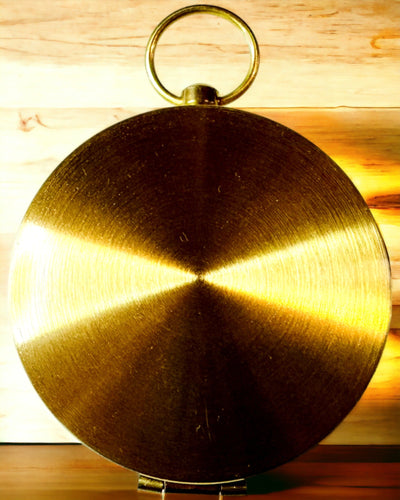 Boussole de Navigation Style Rétro – Instrument Portable et Précis pour Déterminer la Direction pour Voyageurs et Explorateurs. Gravure, personnalisation.