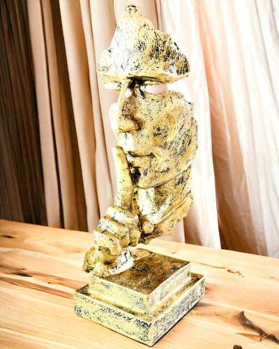 Homme Réfléchi – Sculpture Abstraite de Style Moderne