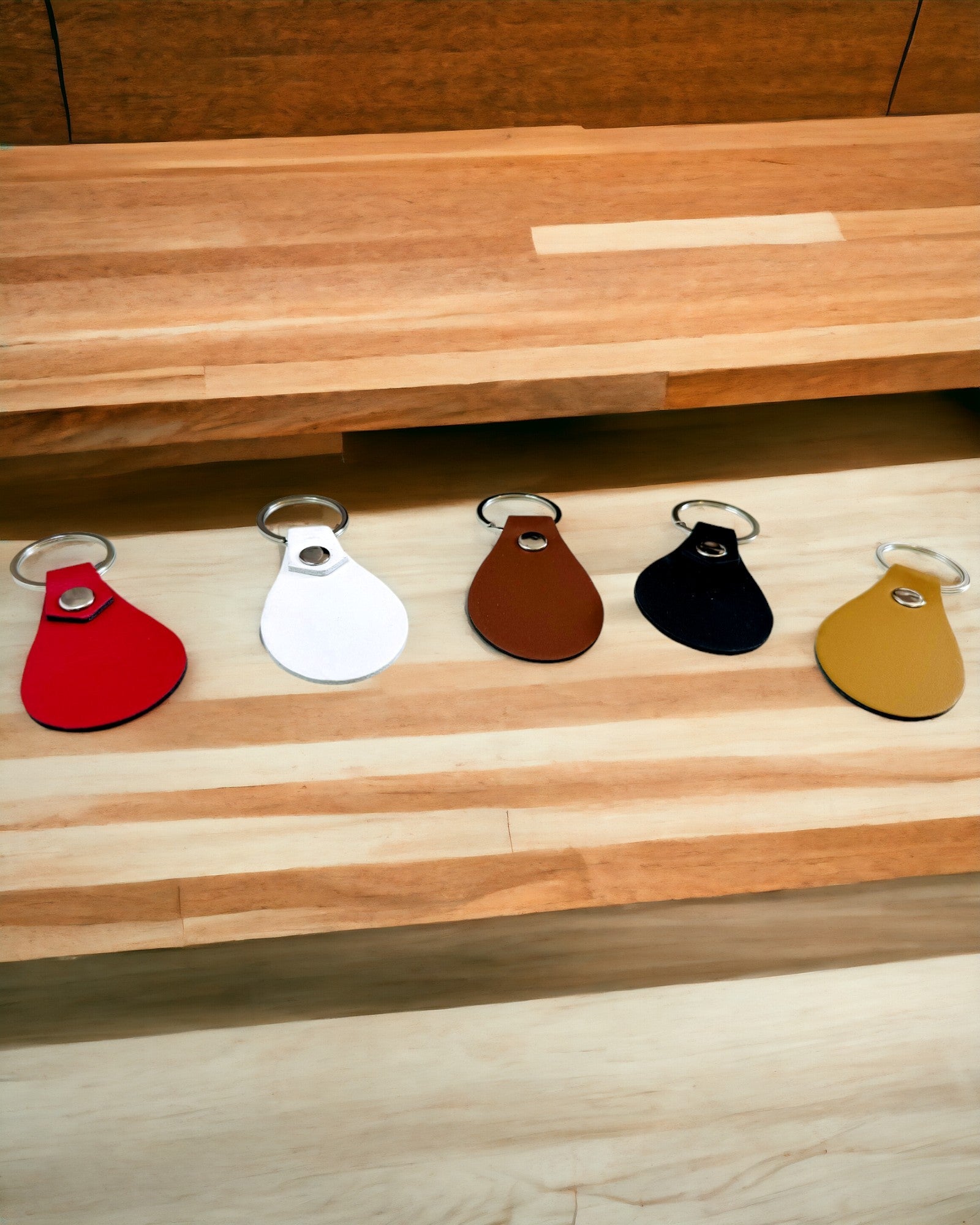 Porte-clés en cuir PU personnalisable avec gravure - Disponible en 5 couleurs