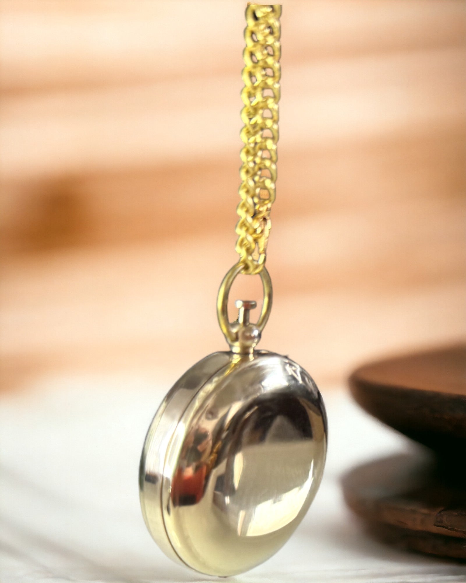 Golden Color Compass "Adventure" – Elegant Navigator of Discoveries