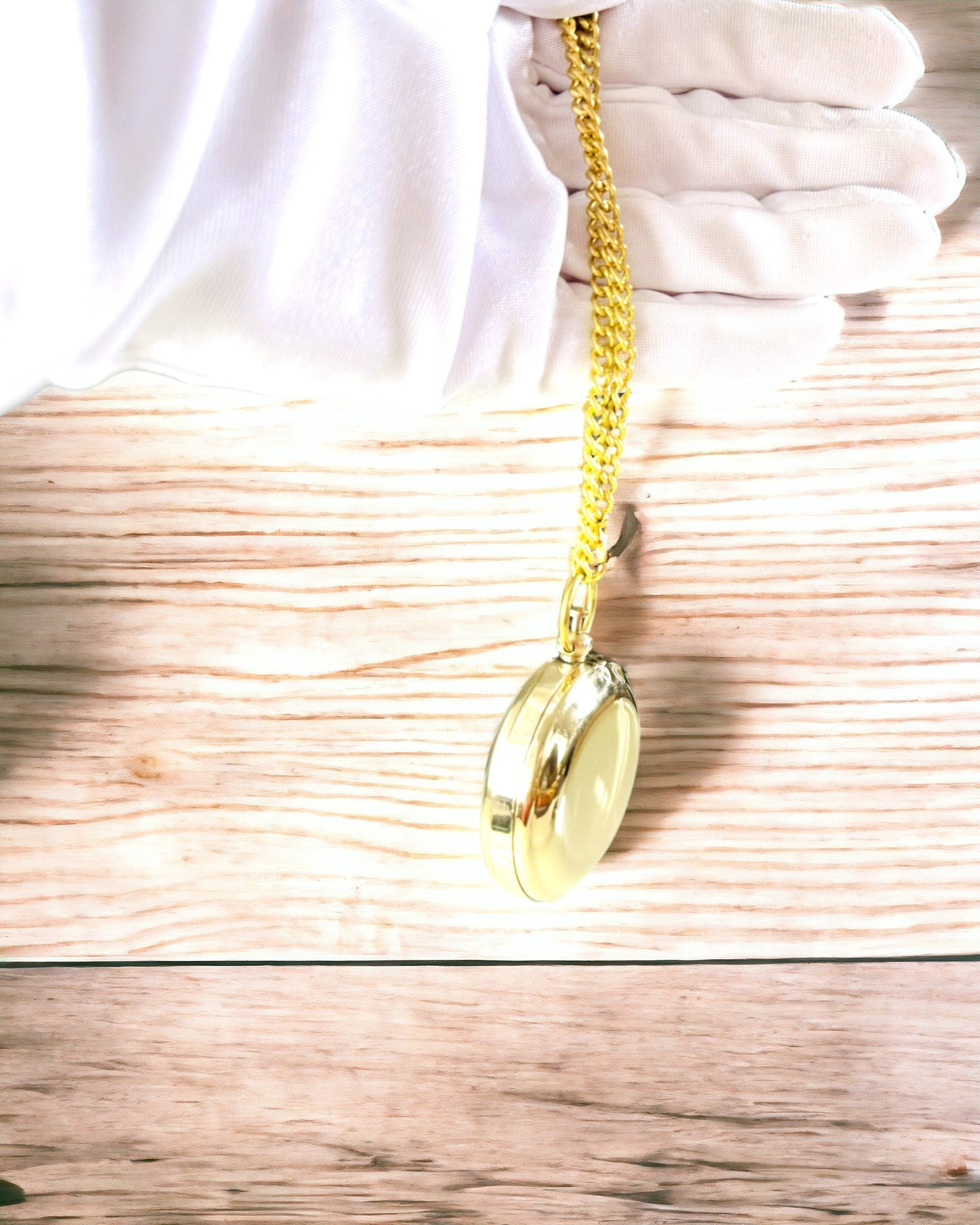Golden Color Compass "Adventure" – Elegant Navigator of Discoveries