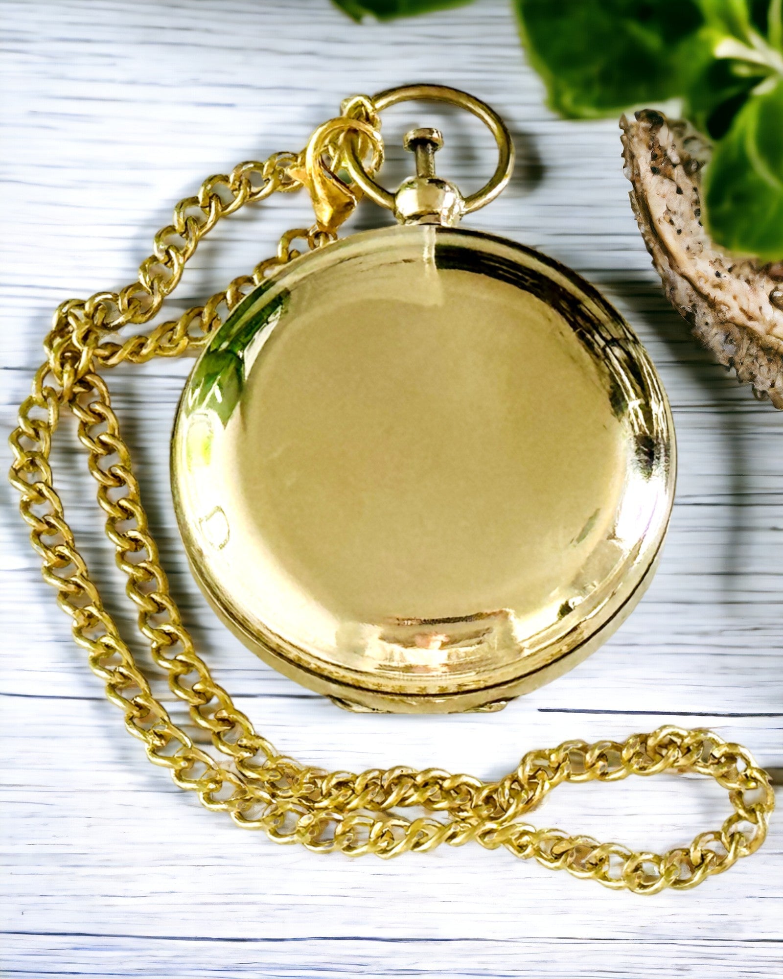 Golden Color Compass "Adventure" – Elegant Navigator of Discoveries