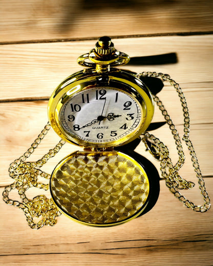 Goldfarbene Vintage-Taschenuhr mit Gravurmöglichkeit