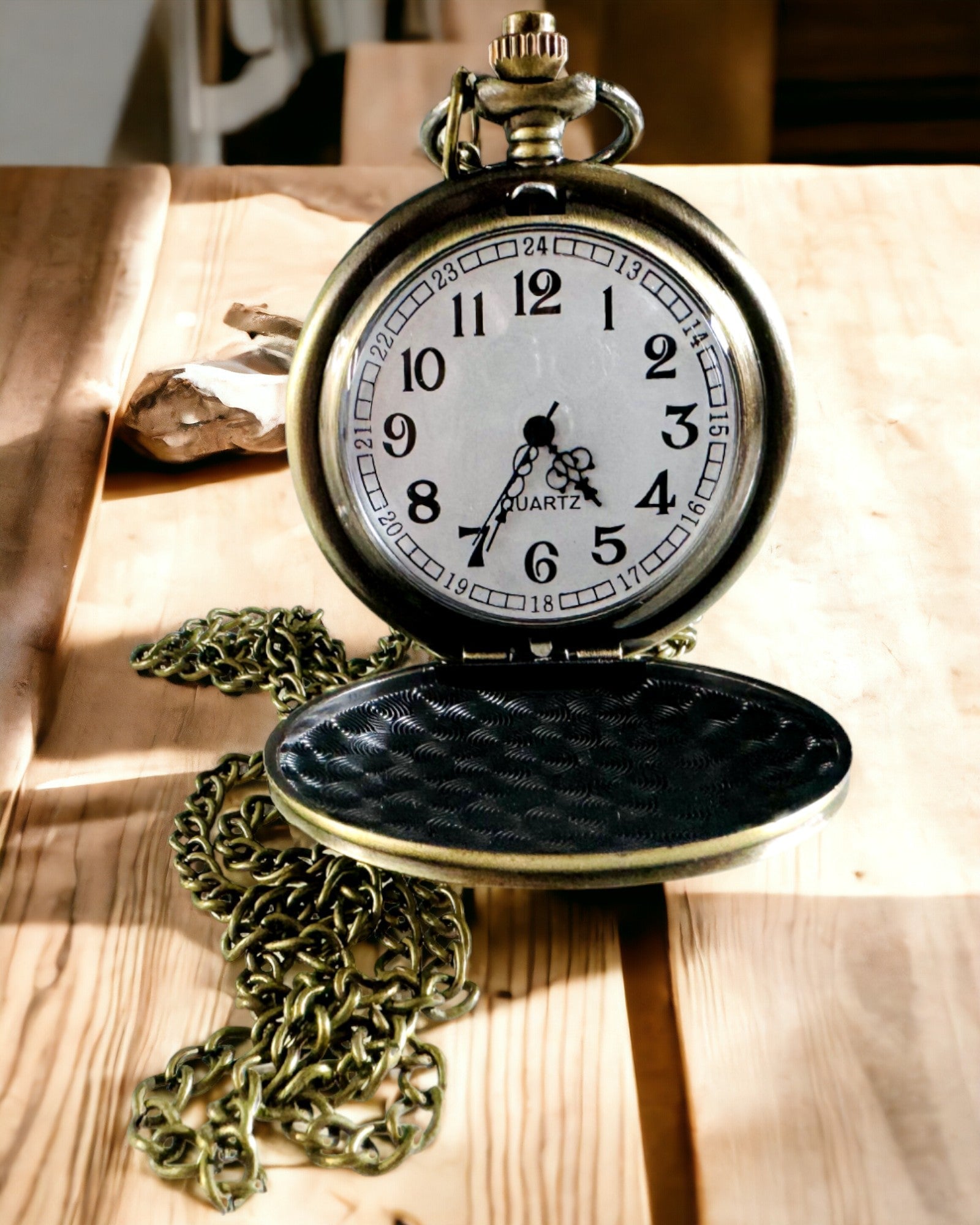 Taschenuhr im Vintage-Stil mit Personalisierungsmöglichkeit - gebürstetes Gold