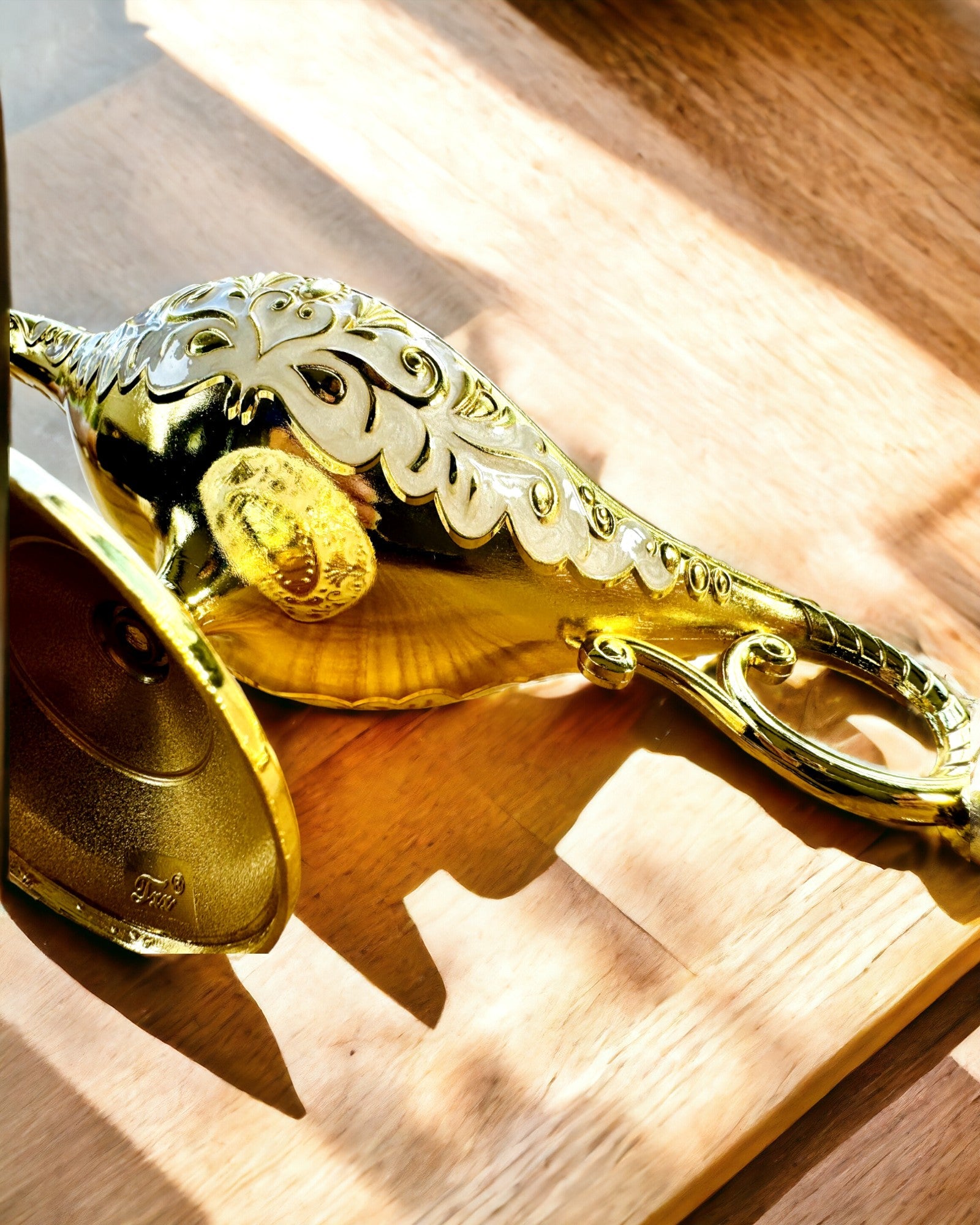 Lampe Magique d'Aladin avec Option de Gravure - Variante Blanche, entrelacée d'or