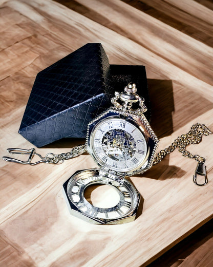 Montre de poche mécanique octogonale classique en argent avec cadran ajouré de style steampunk