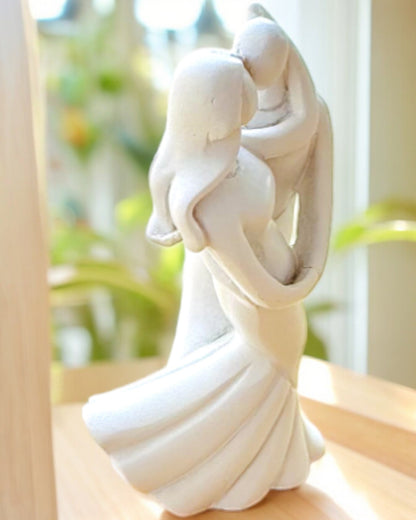 Elegante Verbindung - Kleine Dekorationsfigur mit Gravuroption - Farbe Weiß