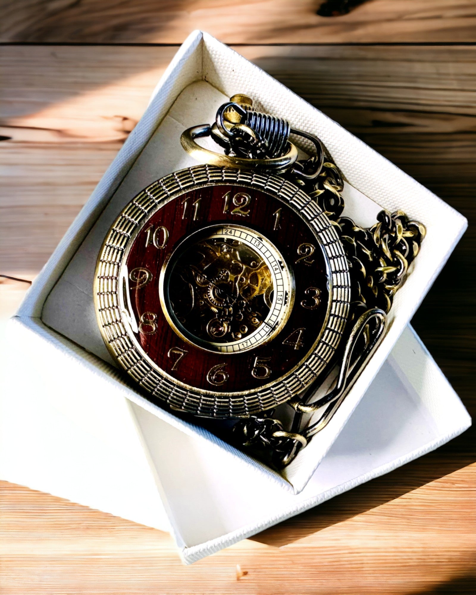 Taschenuhr mit sichtbarem Uhrwerk – Personalisierungsoption durch Gravur