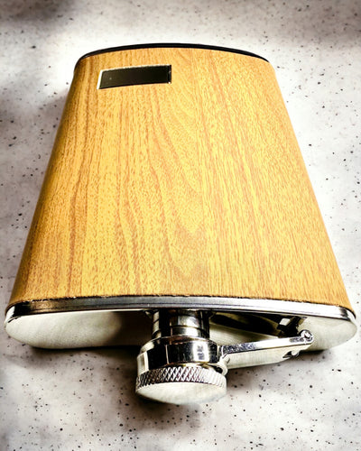 Set in Legno "Piersiówka Elegance" con possibilità di personalizzazione con incisione