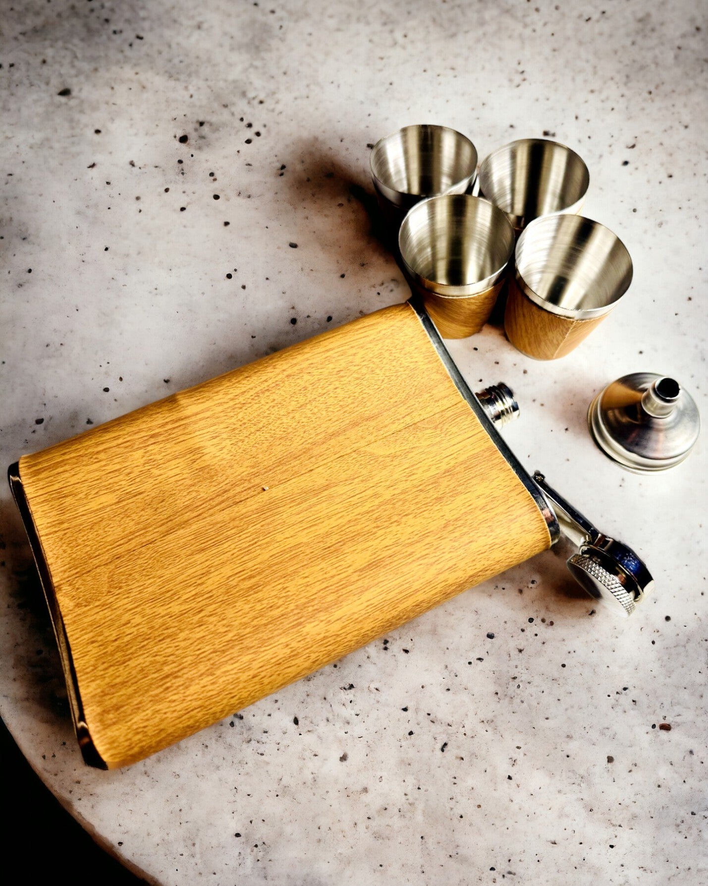 Wooden Set "Elegance Flask" with Custom Engraving Option