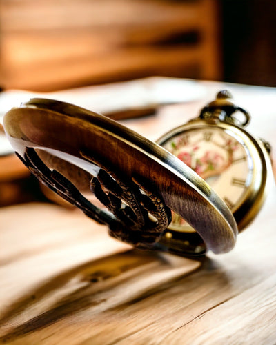 Orologio da tasca Guardiano della Foresta - Elegante orologio con motivo di cervo, possibilità di personalizzazione con incisione