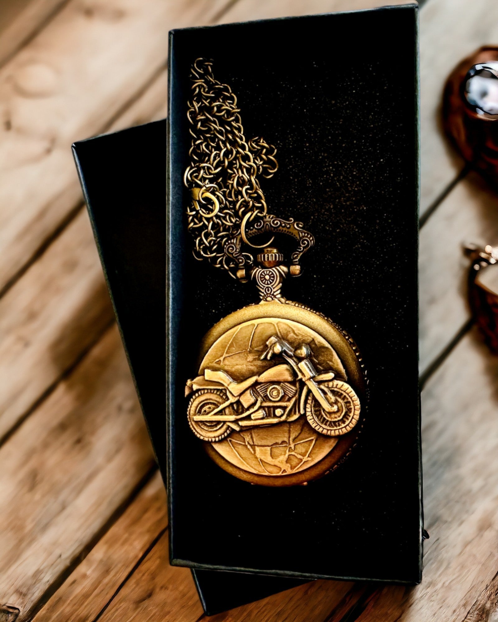Montre de Poche "Motocyklowy Elegancik" – Gravure
