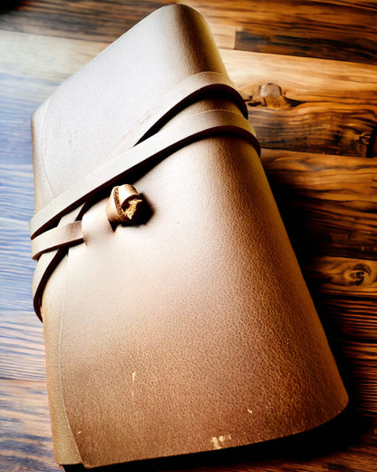 Notatnik Premium "RetroNotes" – Carnet élégant en véritable cuir - 200 pages, 120g, carnet, carnet de croquis, couleur marron, personnalisation par gravure