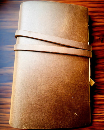 Notatnik Premium "RetroNotes" – Carnet élégant en véritable cuir - 200 pages, 120g, carnet, carnet de croquis, couleur marron, personnalisation par gravure