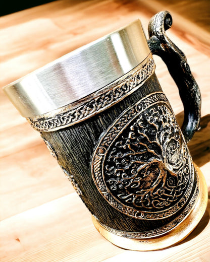 Tazza Nordica Albero del Mondo - Maestria Artigianale, 600 ml, possibilità di personalizzazione con incisione