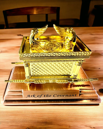 Réplique de l'Arche d'Alliance Dorée – Statue Décorative de l'Arche en Cuivre Taille XL 28x15.6x20 cm