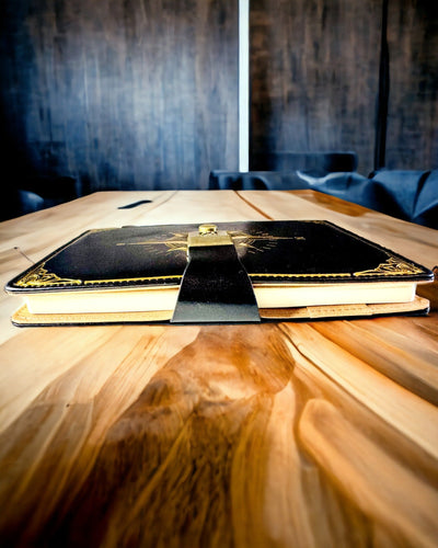 Taccuino Premium con Lucchetto a Combinazione A5 - Stile Vintage con Bussola, Design Giapponese, Articoli di Cancelleria per Studenti e Business. Personalizzazione con Incisione