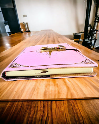 Taccuino Premium con Lucchetto a Combinazione A5 - Stile Vintage con Bussola, Design Giapponese, Articoli di Cancelleria per Studenti e Business. Personalizzazione con Incisione