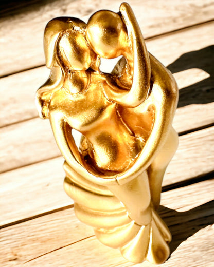Goldener Tanz der Liebe - Kleine Dekorationsfigur mit Gravuroption