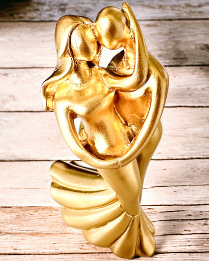 Goldener Tanz der Liebe - Kleine Dekorationsfigur mit Gravuroption