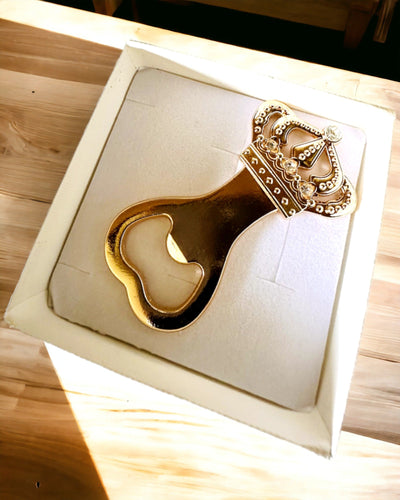 Ouvre-bouteille Couronne du Roi - couleur dorée, possibilité de personnalisation par gravure