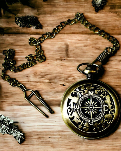 Antico Bussola Tascabile in Bronzo Dorato con Motivo Trafitto – Perfetto per Esploratori e Amanti del Retrò. Personalizzazione con Incisione