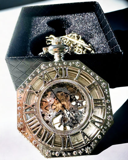 Montre de poche mécanique octogonale classique en argent avec cadran ajouré de style steampunk