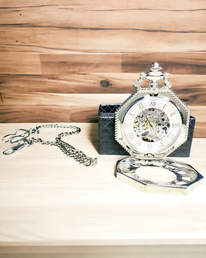 Montre de poche mécanique octogonale classique en argent avec cadran ajouré de style steampunk