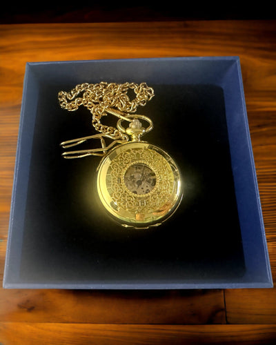 Retro Carved Pocket Watch with Hand-Wound Mechanism, Gold Color with Roman Scale and Luminous Dial, Vintage Style