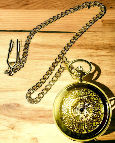 Retro Carved Pocket Watch with Hand-Wound Mechanism, Gold Color with Roman Scale and Luminous Dial, Vintage Style