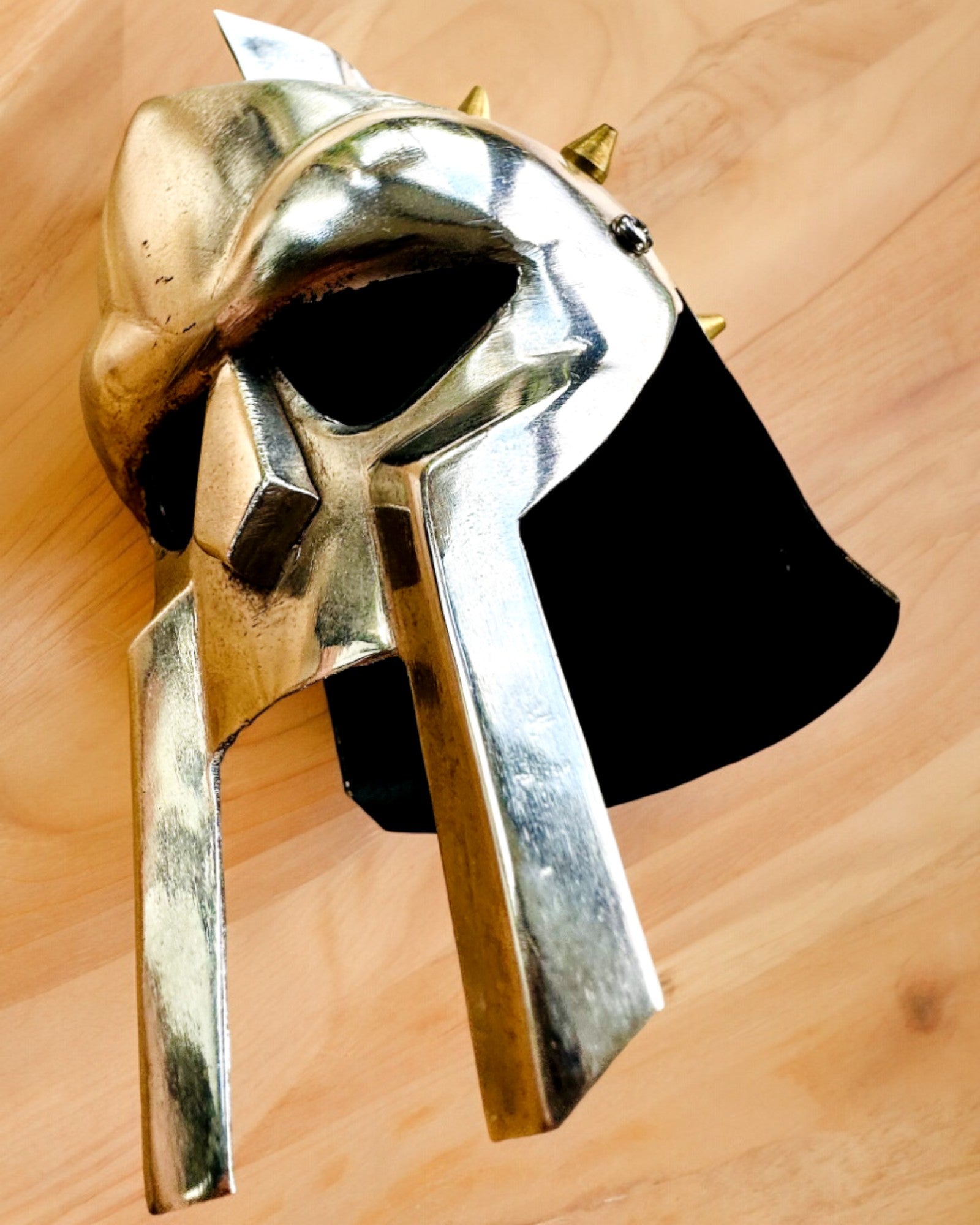 Maschera da Gladiatore Cavalleresca "Sparta" - possibilità di personalizzazione con incisione
