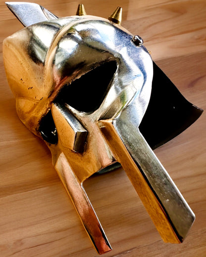 Maschera da Gladiatore Cavalleresca "Sparta" - possibilità di personalizzazione con incisione