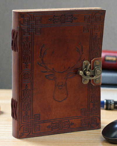 Cervus Spirit – Carnet en cuir au motif de cerf