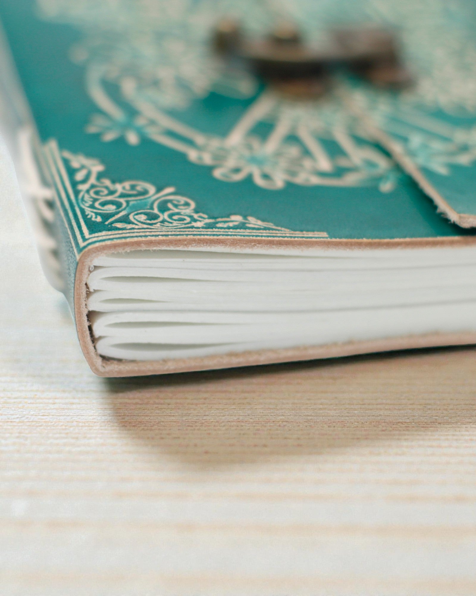 Carnet en cuir turquoise « Paix » avec fermeture à glissière – Harmonie et sérénité (18 x 13 cm)