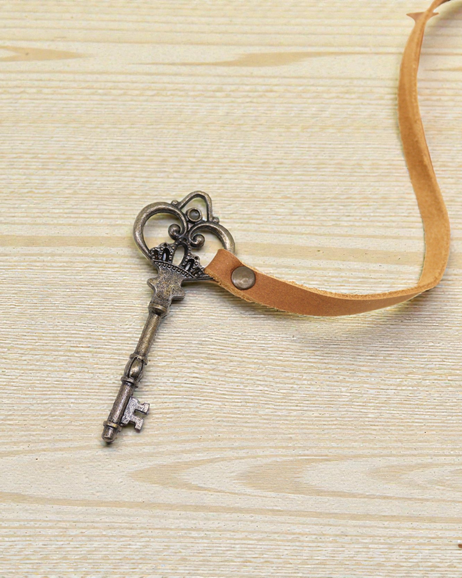 Cuir fauve huilé et clé - 200 pages - 13x18cm