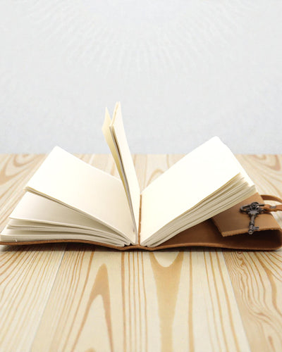 Cuir fauve huilé et clé - 200 pages - 13x18cm