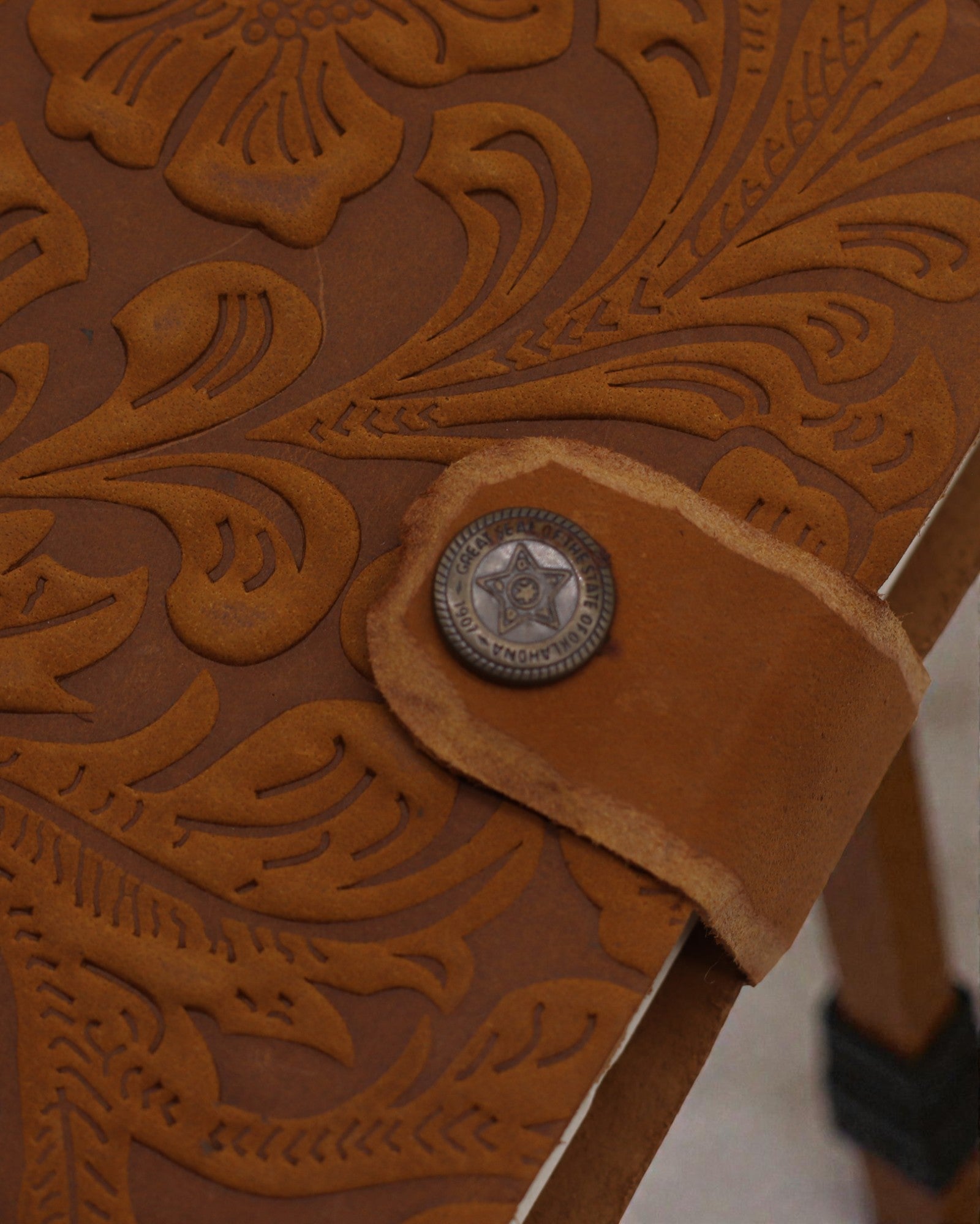 Leather Notebook with Embossed Flowers – brown (17.8 x 12.7 cm)