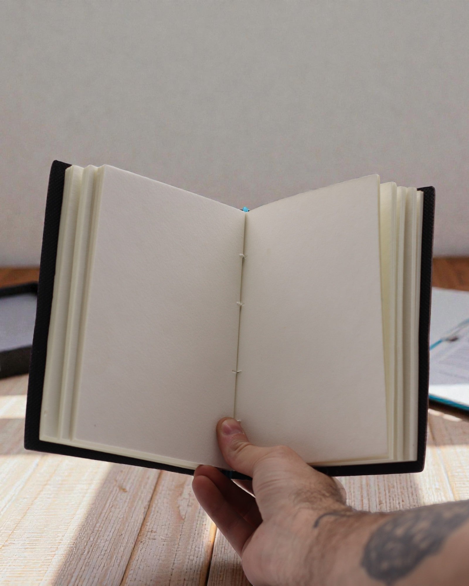 Taccuino stampato in pelle – I miei chakra sono allineati da matti - 17.8×12.7 cm