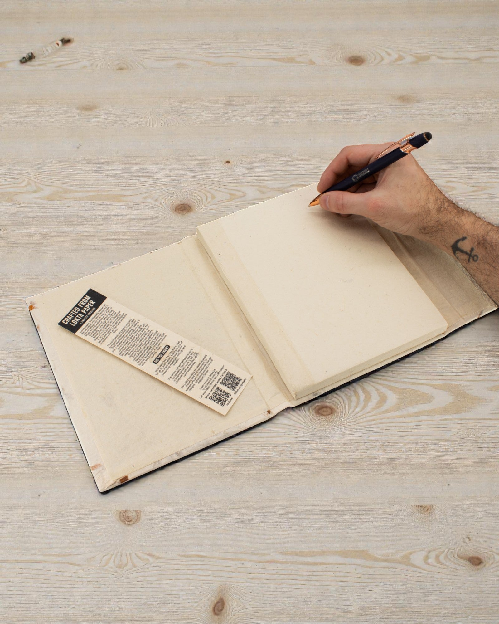 Grand carnet Lokta « Épanouissement botanique » – Fleurs (45 feuilles, 21 x 15 cm)