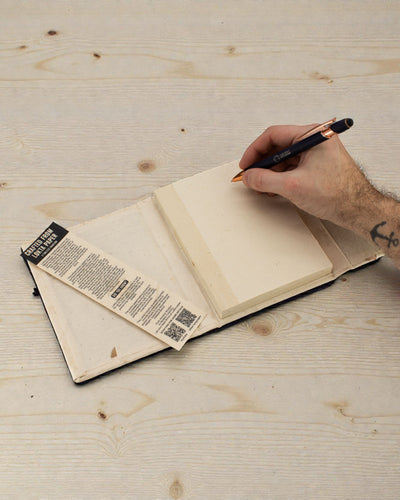 Medium LOKTA Notebook Botanical Touch – Dried Flowers (45 sheets, 15 x 12 cm)