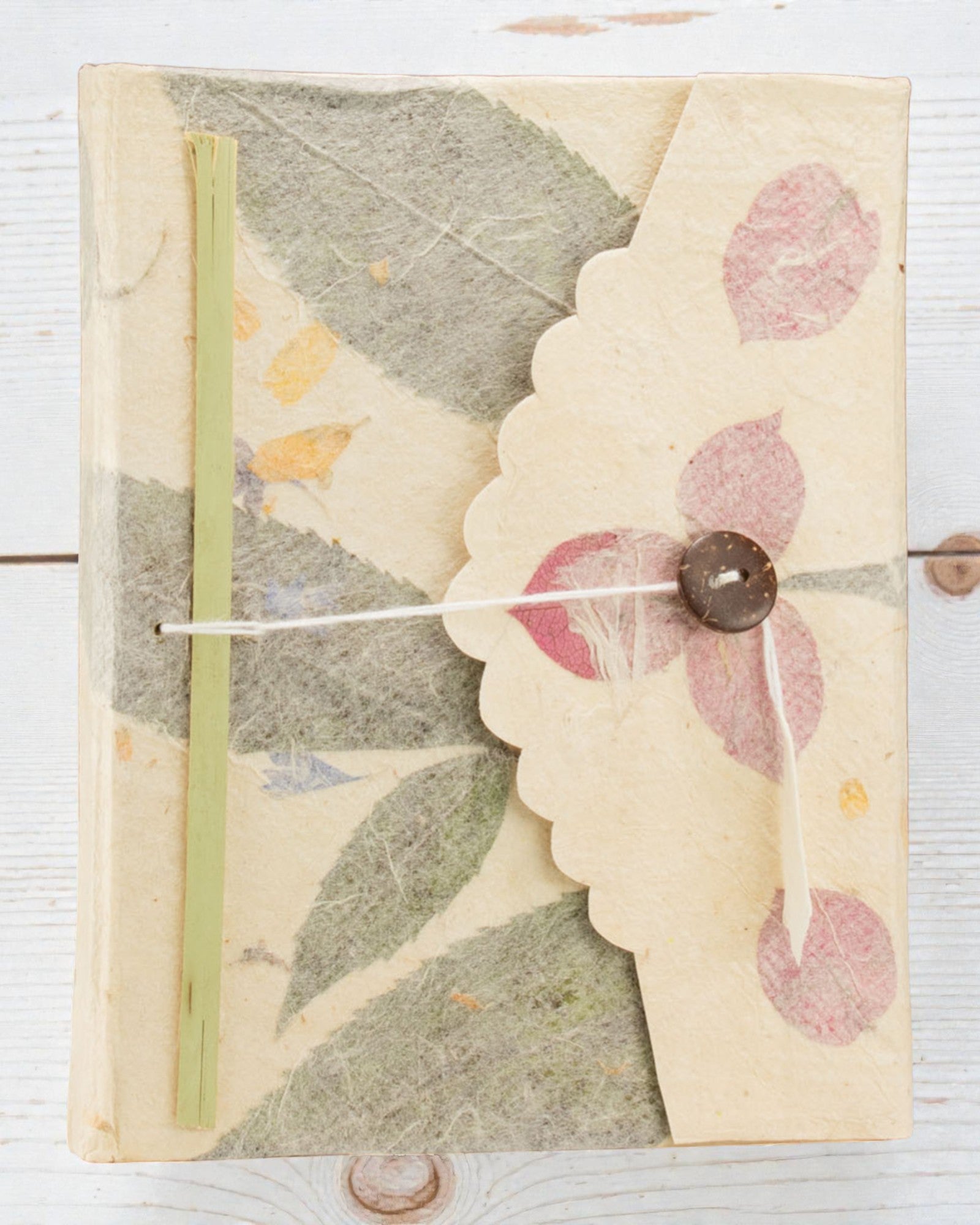 Taccuino medio Lokta Buganvillea (15 x 12 cm) – 45 fogli