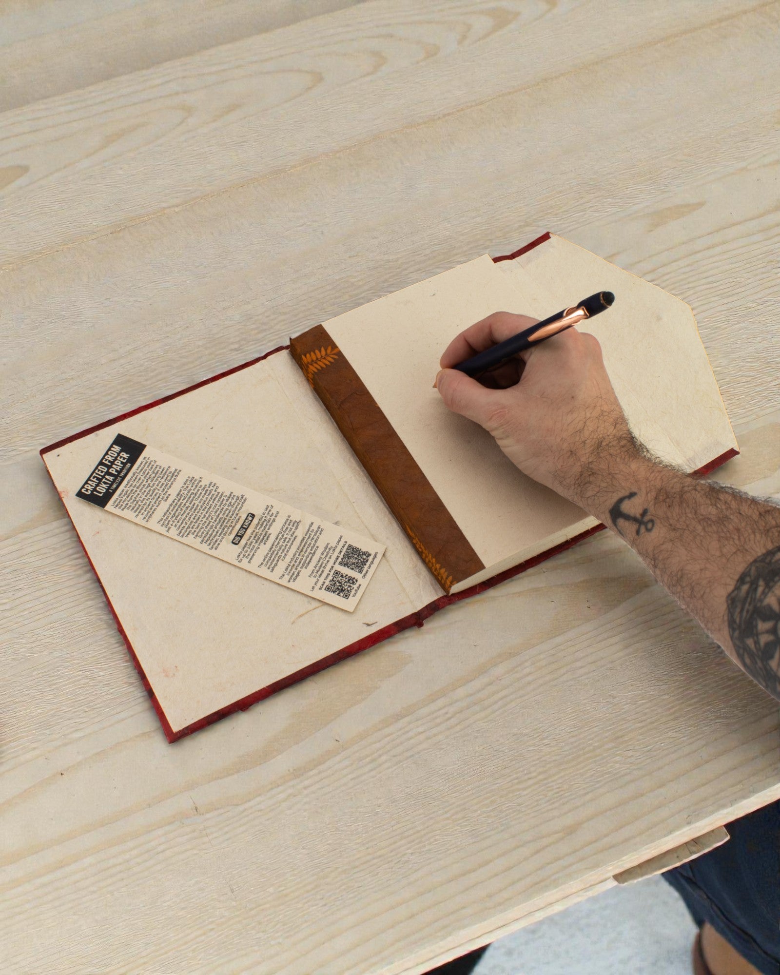 Taccuino artistico per gomito Ruby Bloom – Fiori audaci (45 fogli, 21 x 15 cm)