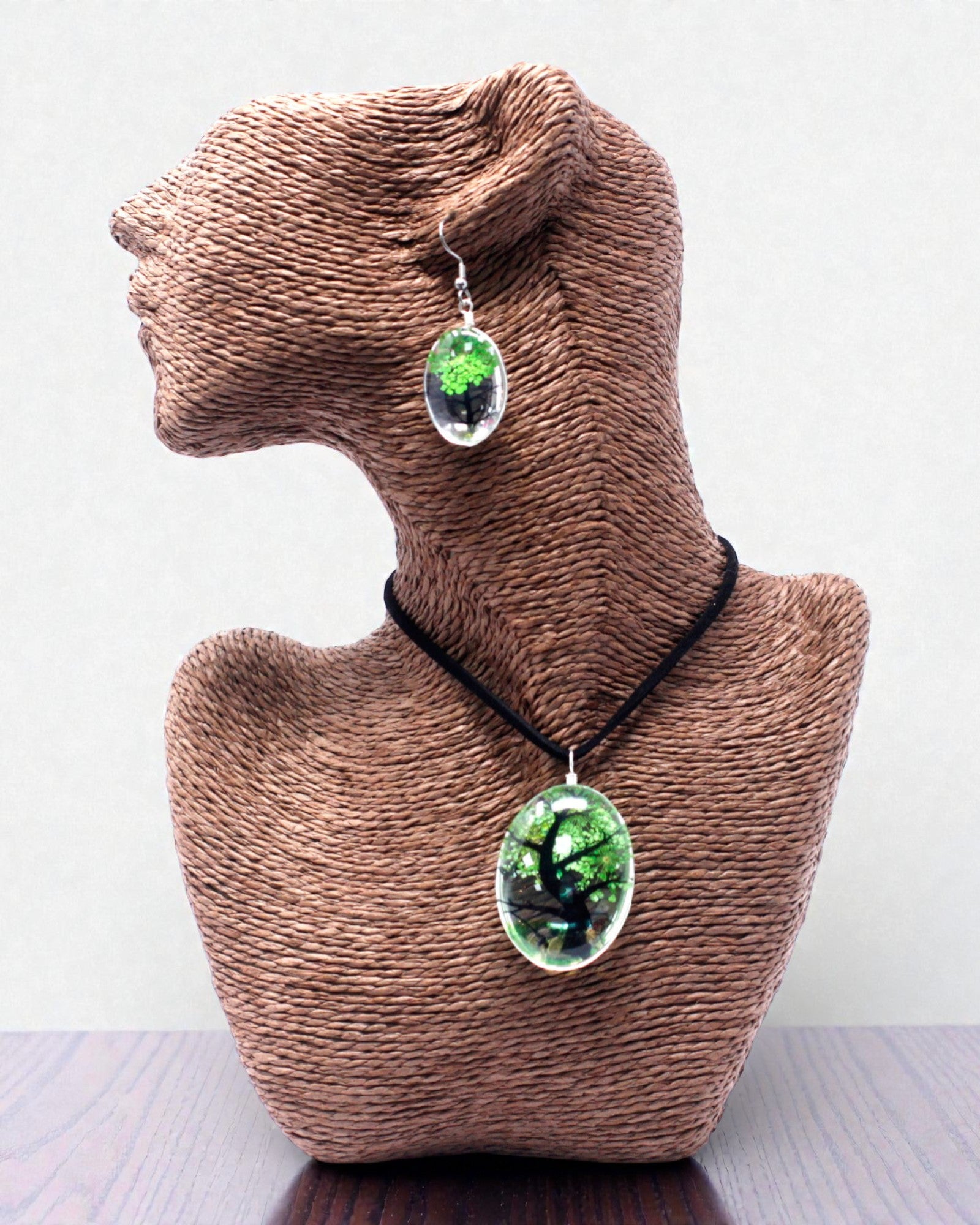 Emerald Forest – Green Jewelry Set with Dried Flowers, Tree of Life