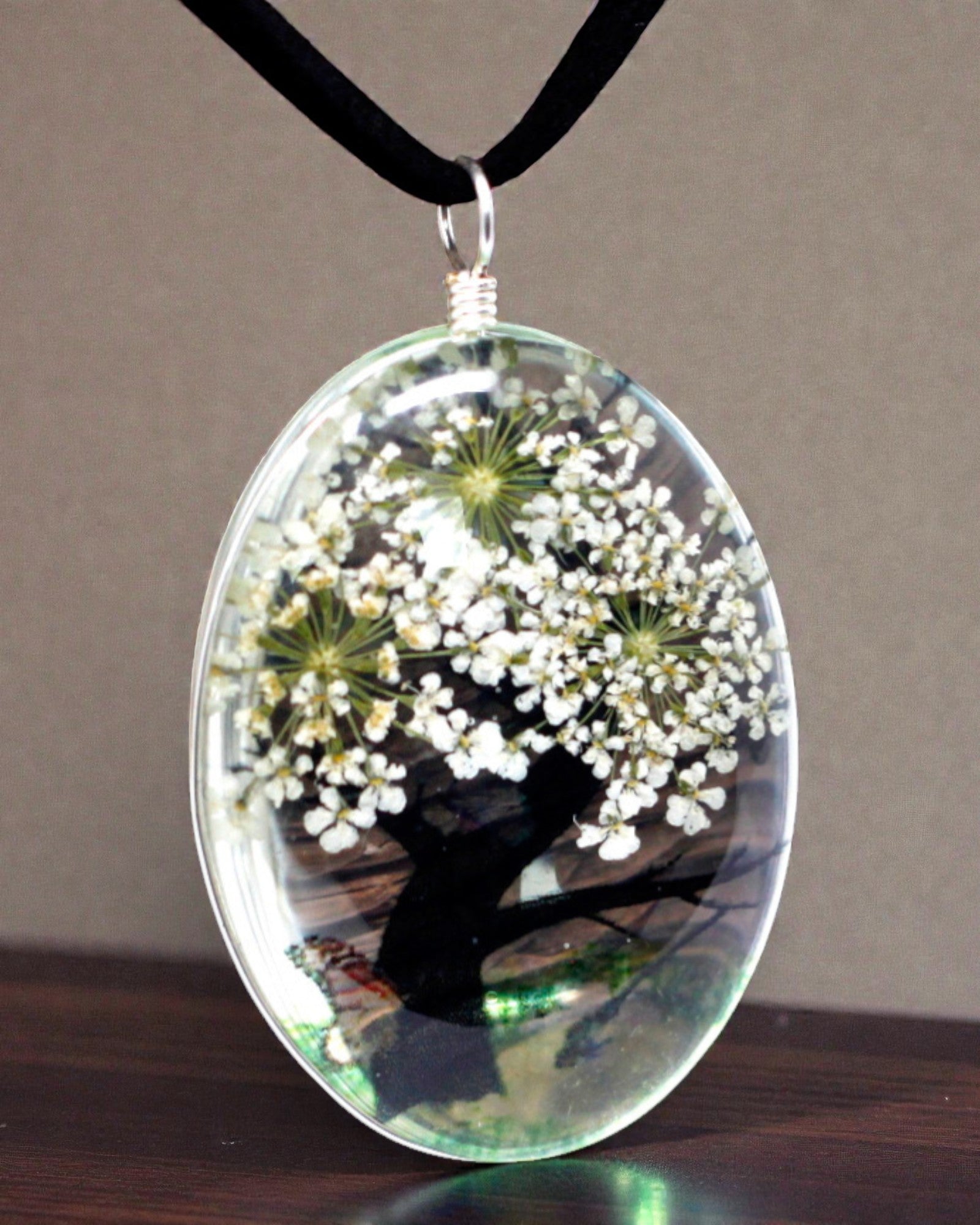 White Harmony – White Jewelry Set with Dried Flowers Tree of Life