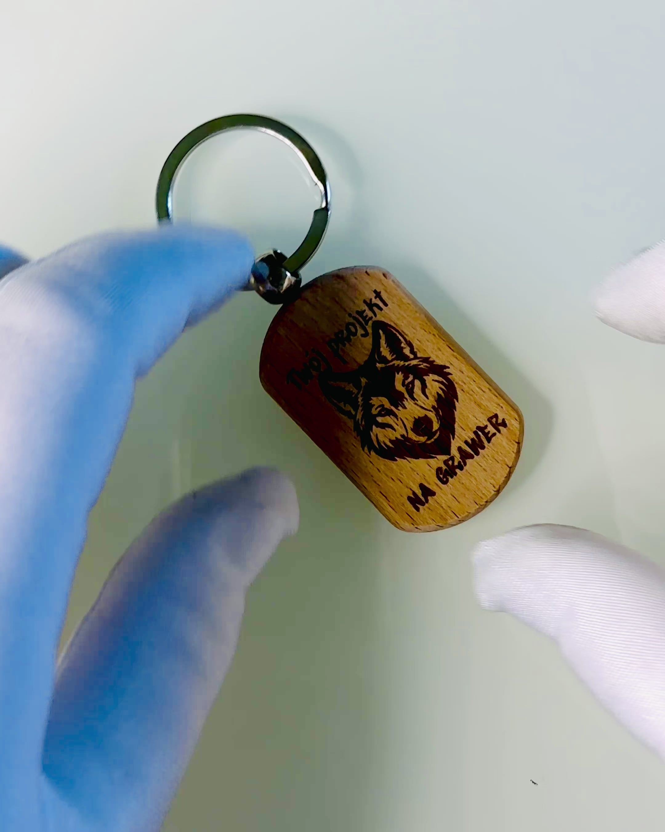 Porte-clés Élégant en Bois avec Personnalisation par Gravure – Idéal pour un Cadeau